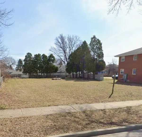 2174 S 96TH STREET, West Allis, WI 53227