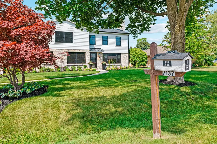 7137 N Santa Monica BOULEVARD, Fox Point, WI 53217 - #2