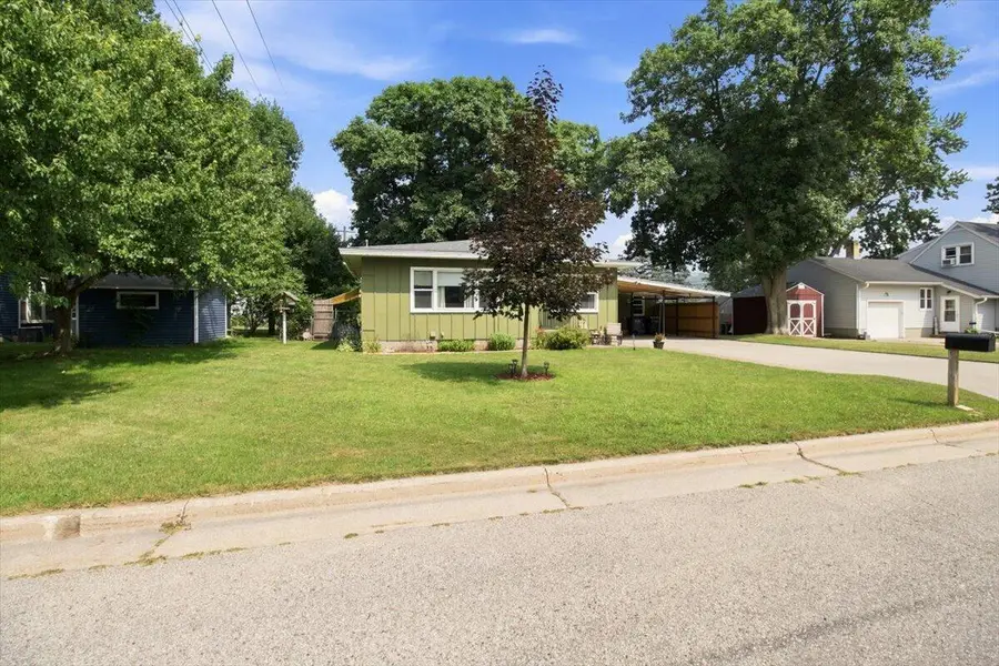 611 1st AVENUE E, Holmen, WI 54636 - #2
