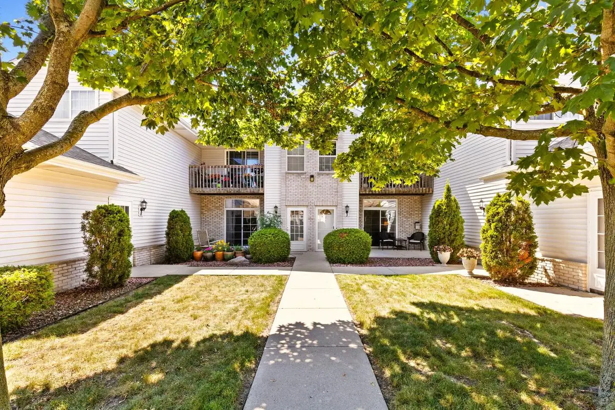6200 S Creekside DRIVE #4, Cudahy, WI 53110 - #1