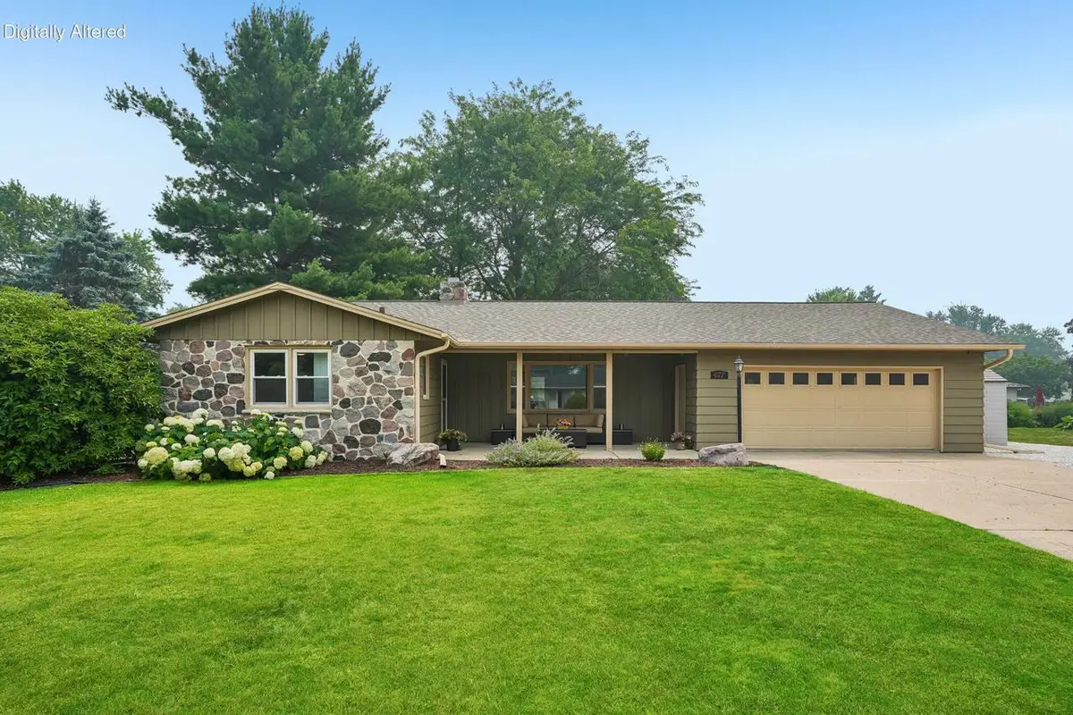 677 Tulip COURT, Oconomowoc, WI 53066 - #1