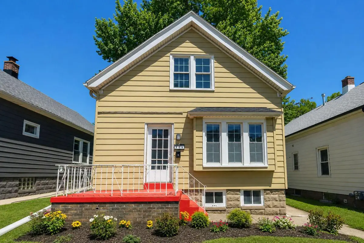 306 W Harrison AVENUE, Milwaukee, WI 53207 - #1