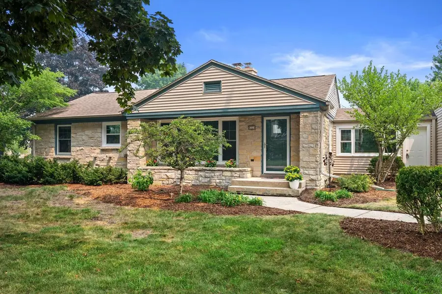 8224 N Whitney ROAD, Fox Point, WI 53217 - #2