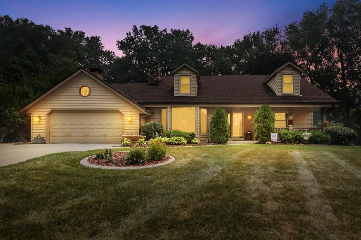 N22W22227 Meadowood COURT, Waukesha, WI 53186 - #1