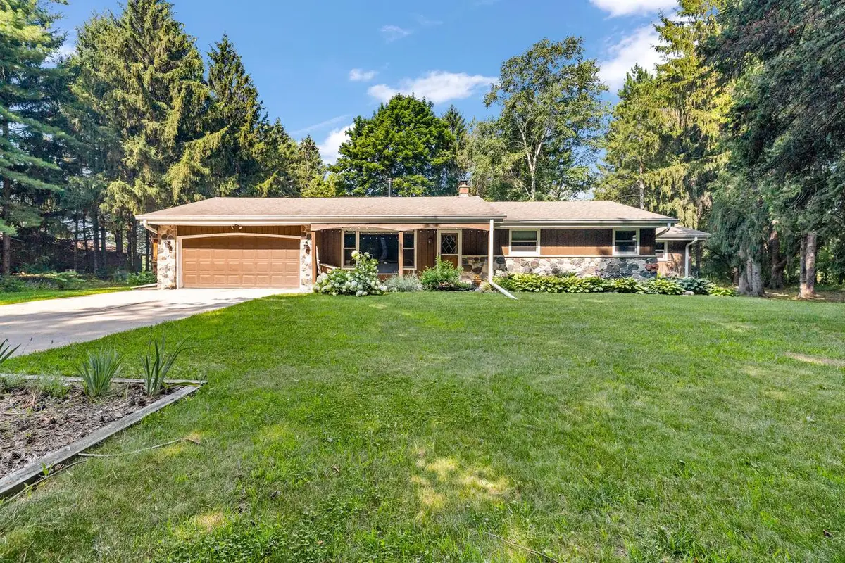 6775 Glacier DRIVE, West Bend, WI 53090 - #1