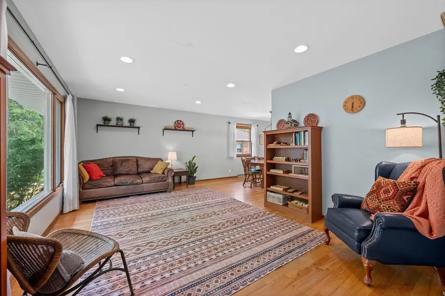 5684 N Milwaukee River PARKWAY, Glendale, WI 53209 - #3