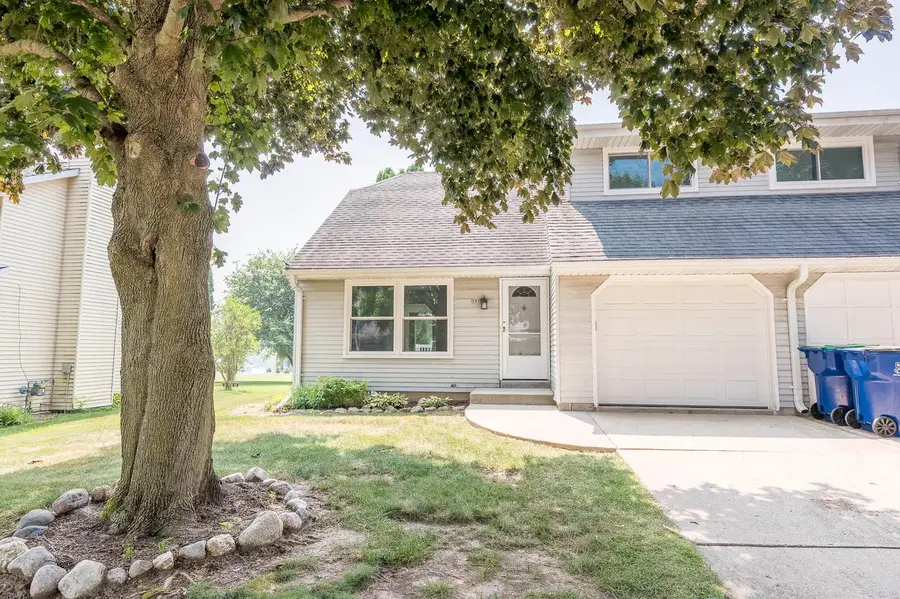 507 Maple STREET #B, Grafton, WI 53024 - #2