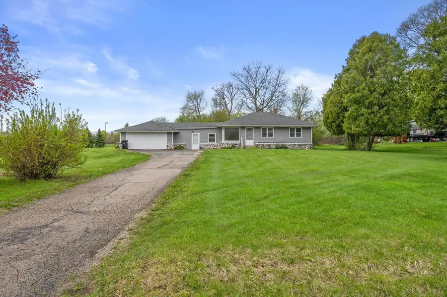 W126N7009 Highland DRIVE, Menomonee Falls, WI 53051 - #3
