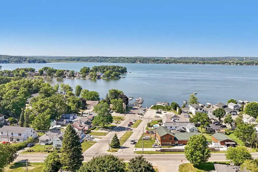 W272N2593 Apple Tree LANE, Pewaukee, WI 53072 - #3