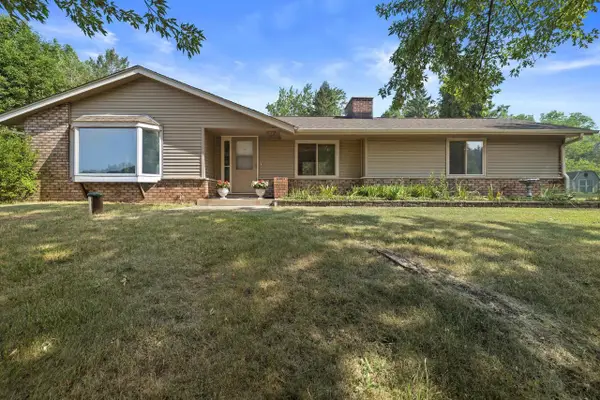 S76W31156 Century DRIVE, Mukwonago, WI 53149