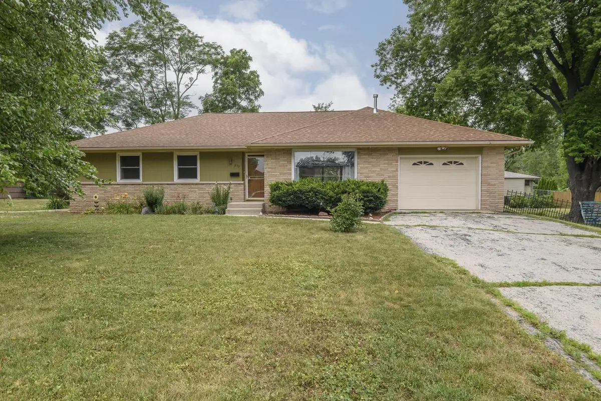 933 Parkview LANE, Mukwonago, WI 53149 - #1