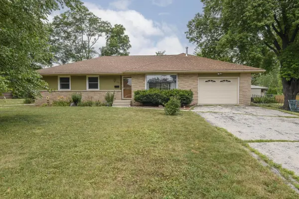 933 Parkview LANE, Mukwonago, WI 53149