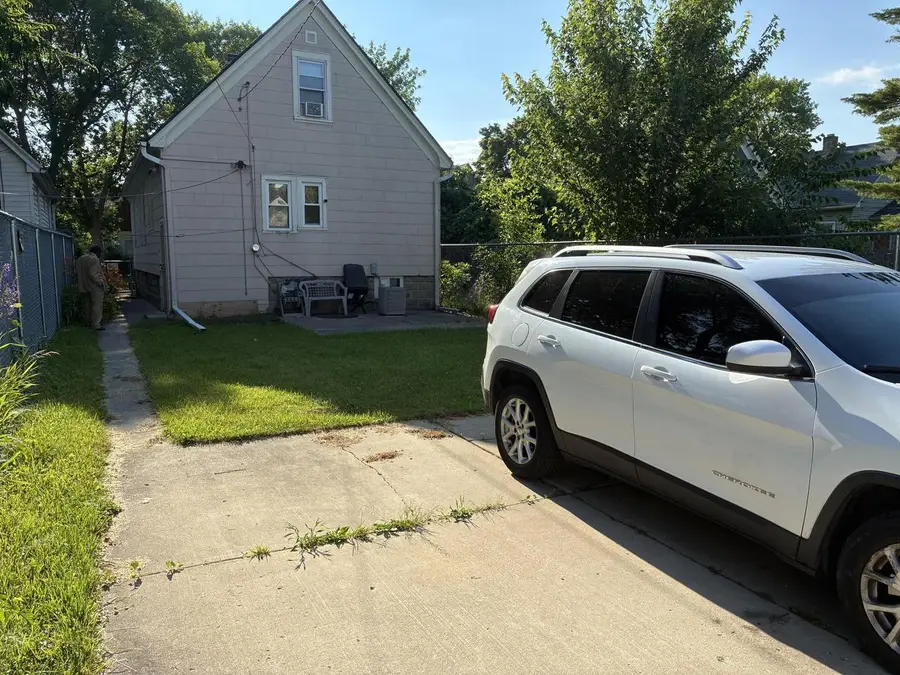 4658 N 38th STREET, Milwaukee, WI 53209 - #3
