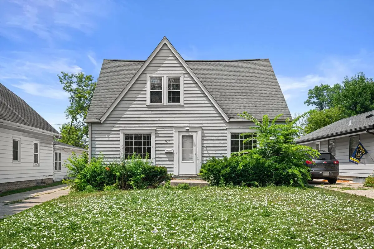 5437 N Bethmaur LANE, Glendale, WI 53209 - #1