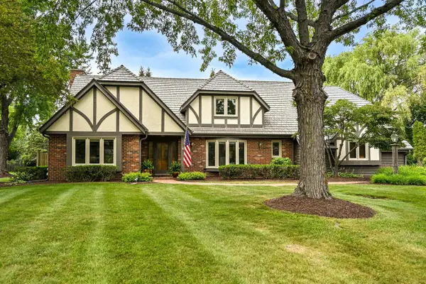 11115 N Wyngate TRACE, Mequon, WI 53092