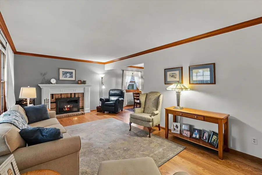 W66N394 Kennedy AVENUE, Cedarburg, WI 53012 - #2