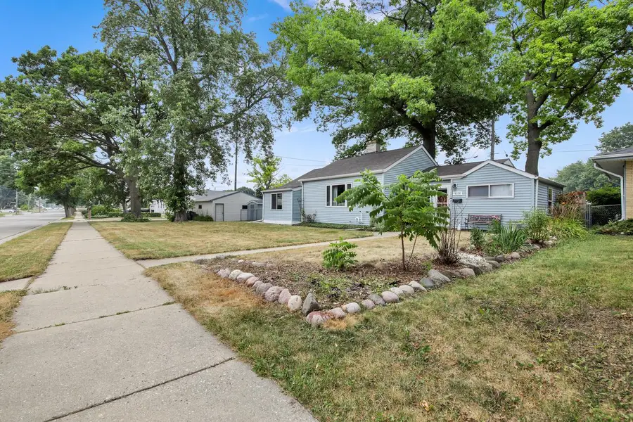 4336 S Pennsylvania AVENUE, Saint Francis, WI 53235 - #3