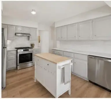 10442 W Fairmount AVENUE, Milwaukee, WI 53225