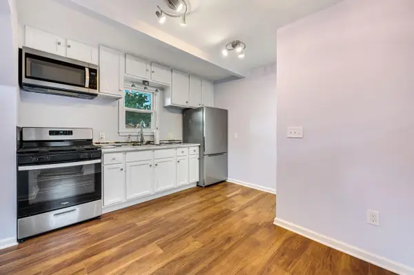 2202 S 68th STREET, West Allis, WI 53219