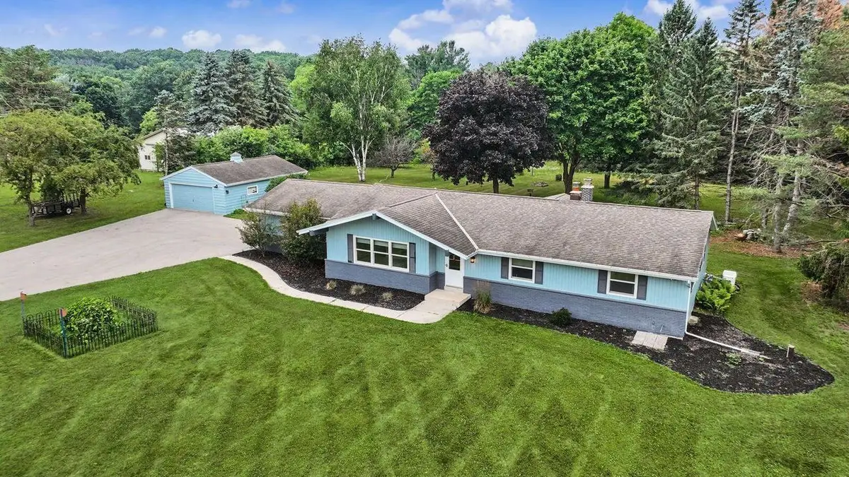 1661 Friess Lake ROAD, Hubertus, WI 53033 - #1