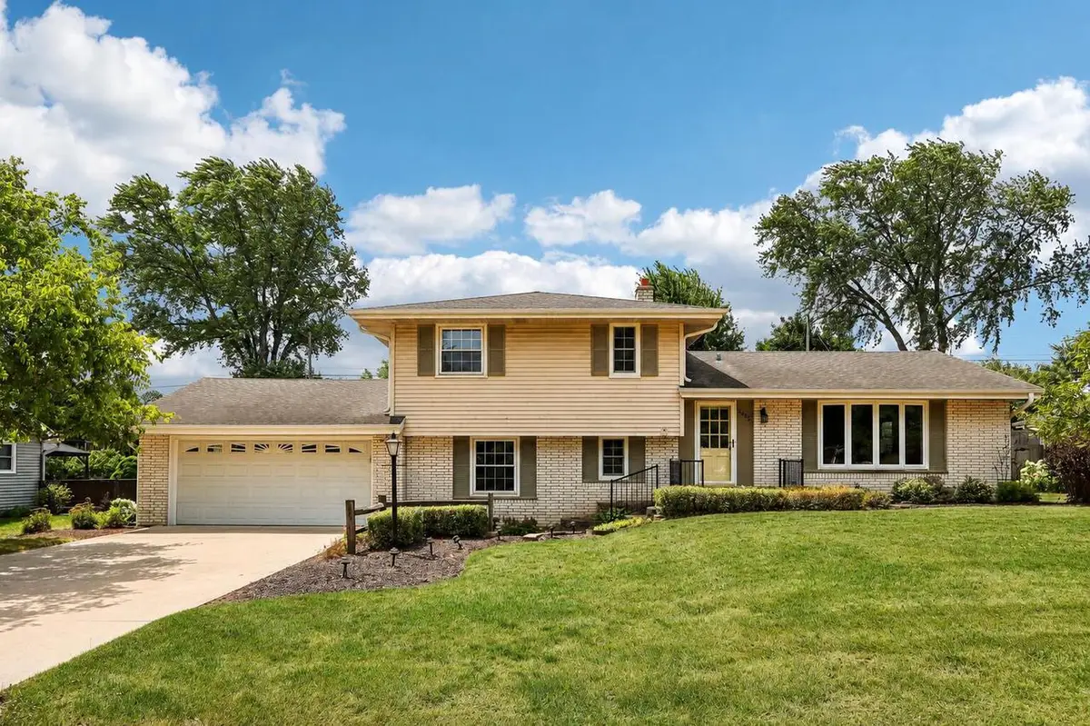 13425 W Old Oak LANE, New Berlin, WI 53151 - #1