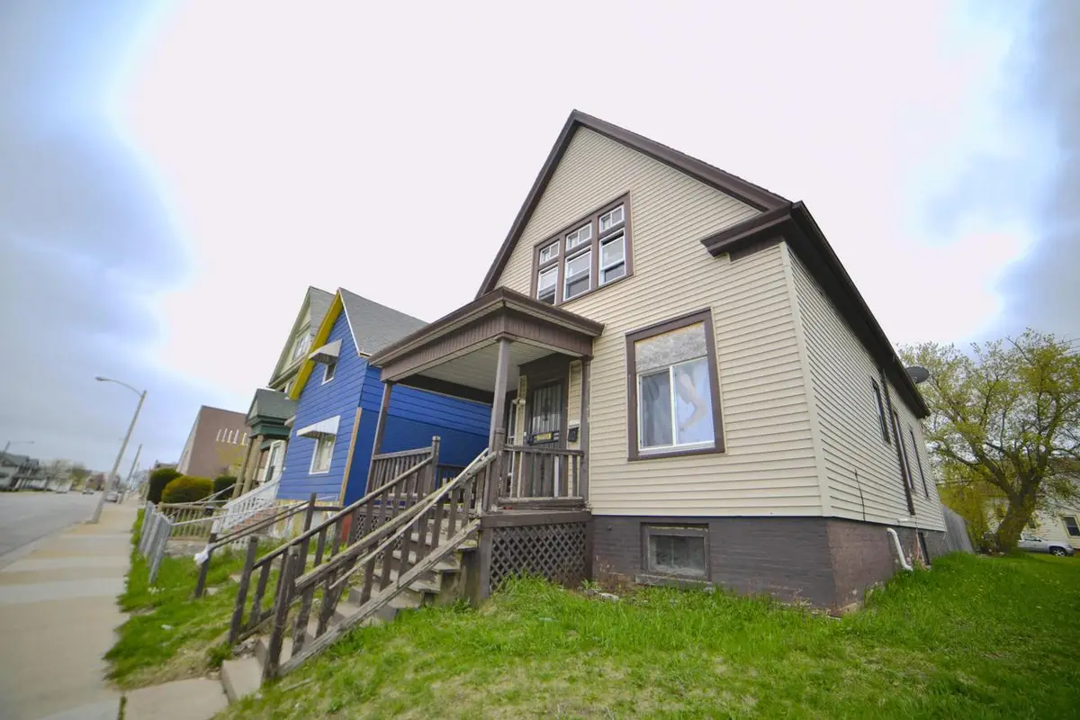 1925 W Center STREET, Milwaukee, WI 53206 - #1