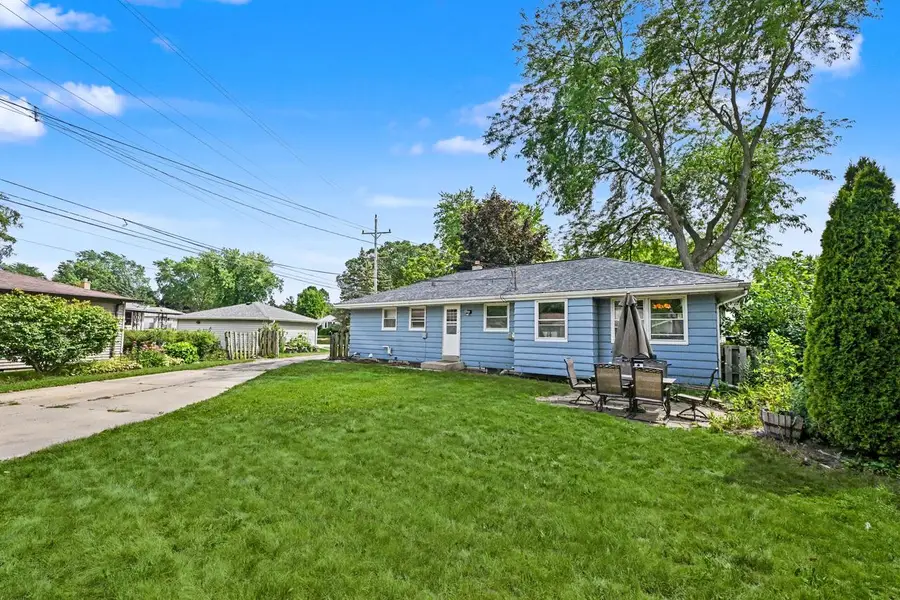 5558 W Donna DRIVE, Brown Deer, WI 53223 - #2