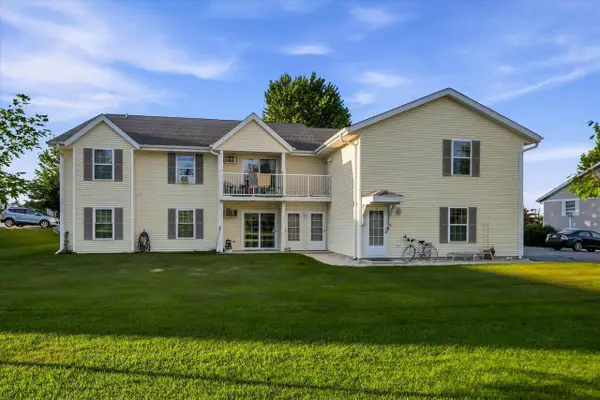 364 Minz Park CIRCLE #5, West Bend, WI 53095