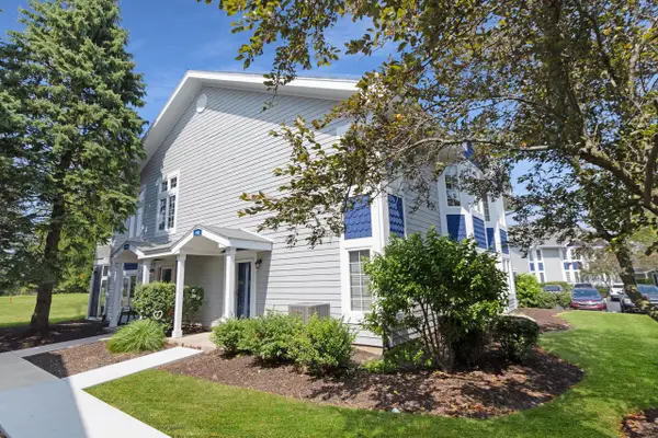 618 Geneva National AVENUE N #6-42, Lake Geneva, WI 53147