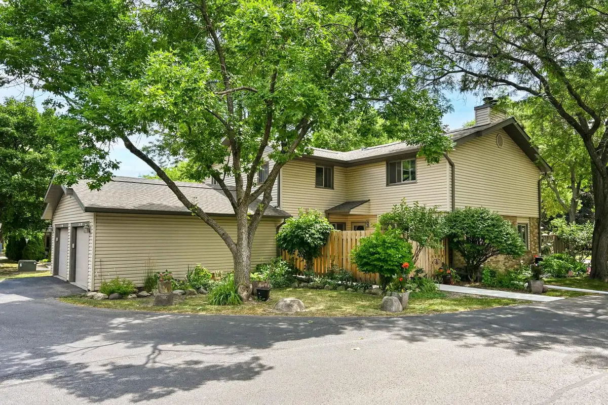 N76W14619 Fairfield COURT #A, Menomonee Falls, WI 53051 - #1
