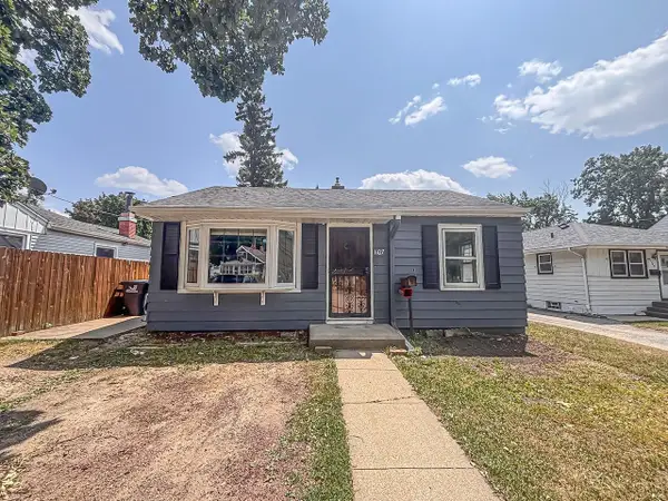 1107 E Moreland BOULEVARD, Waukesha, WI 53186