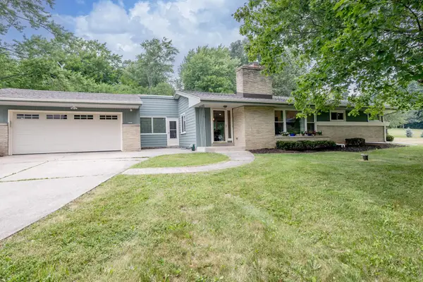 4212 W Scenic AVENUE, Mequon, WI 53092