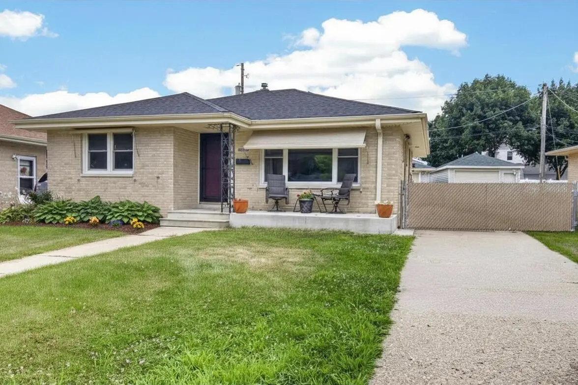 7837 Pershing BOULEVARD, Kenosha, WI 53142 - #1
