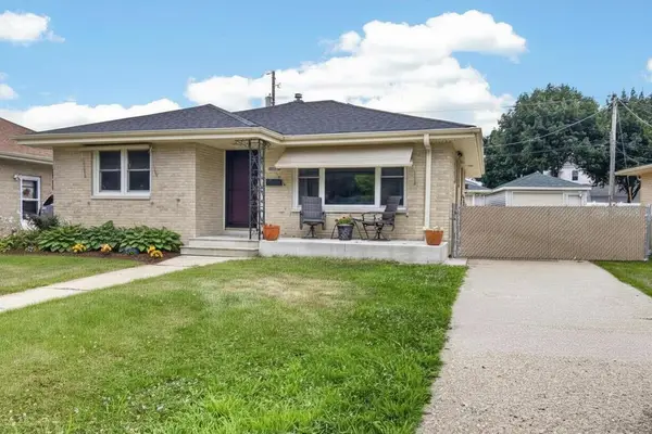 7837 Pershing BOULEVARD, Kenosha, WI 53142
