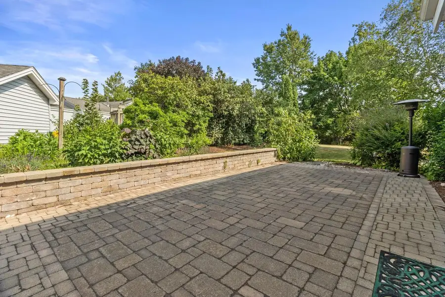 372 Briar COURT, Pewaukee, WI 53072 - #3