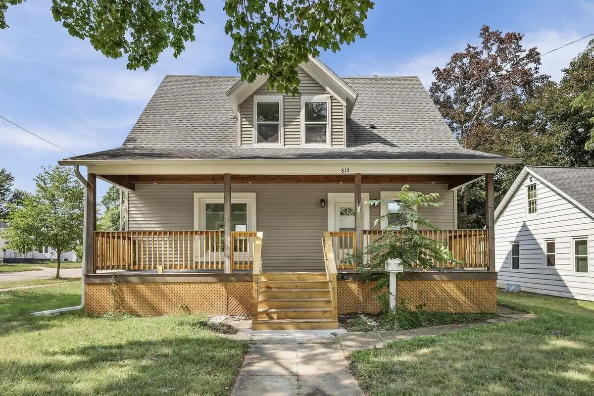 812 W Sherman AVENUE, Fort Atkinson, WI 53538 - #1