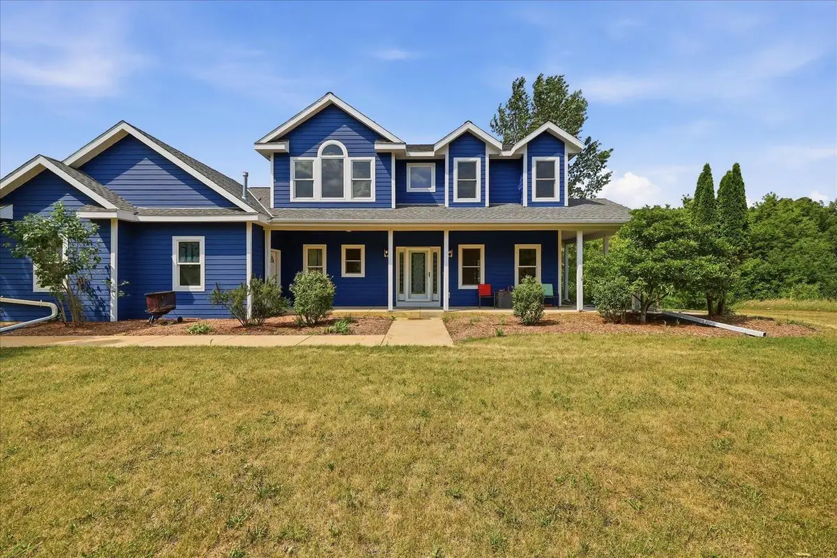 2192 Hall ROAD, Hartford, WI 53027 - #1