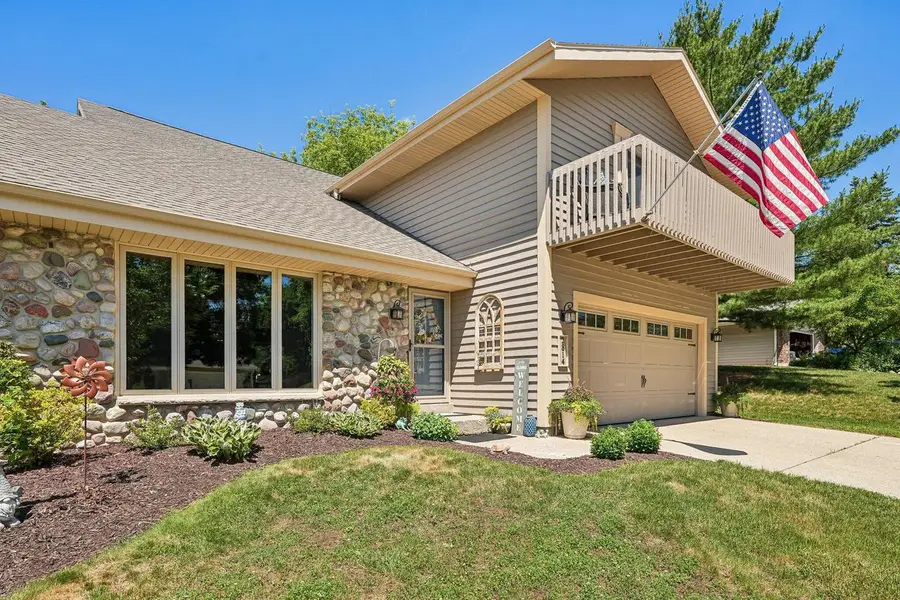 2814 Buckingham COURT, Waukesha, WI 53188 - #3