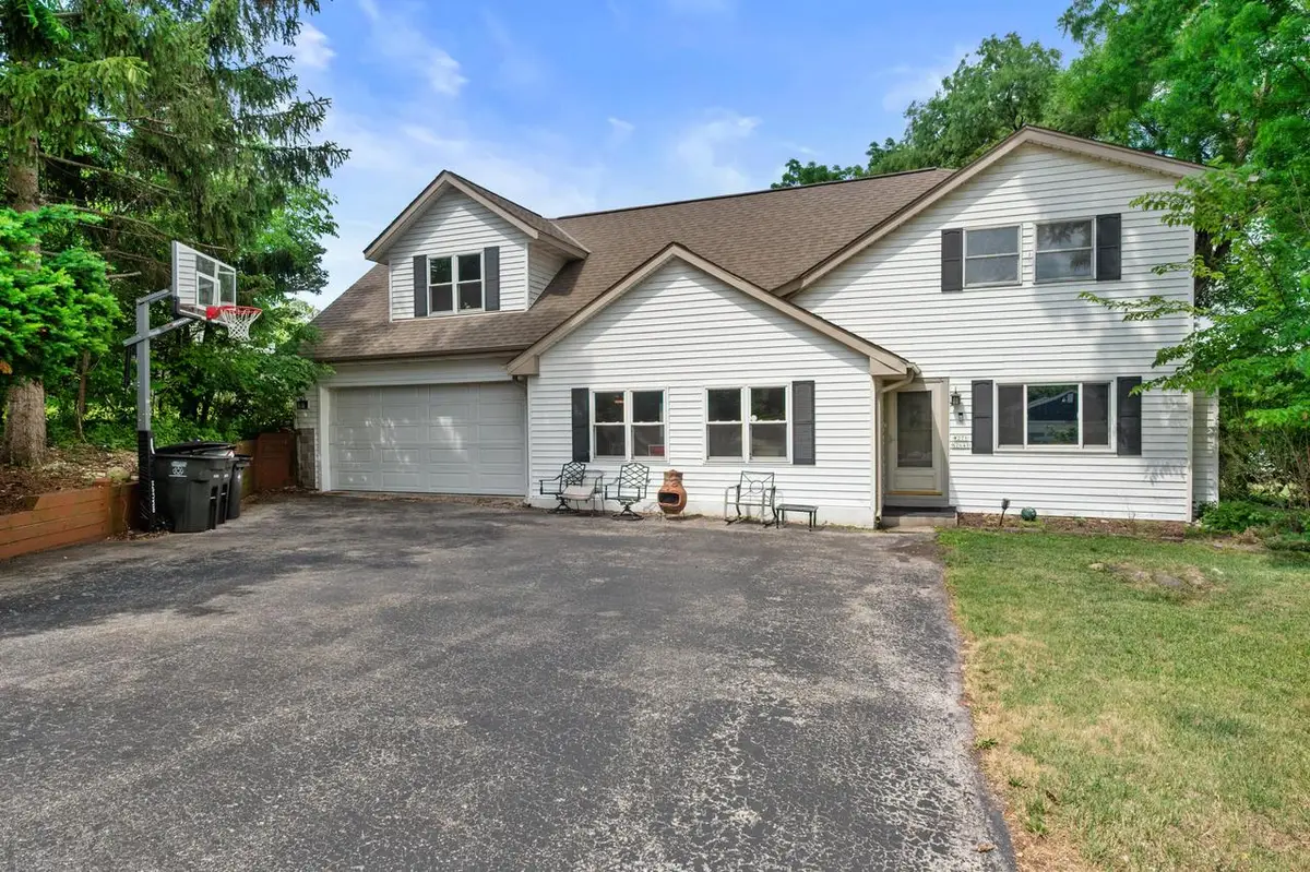 W271N2641 Pear Tree LANE, Pewaukee, WI 53072 - #1