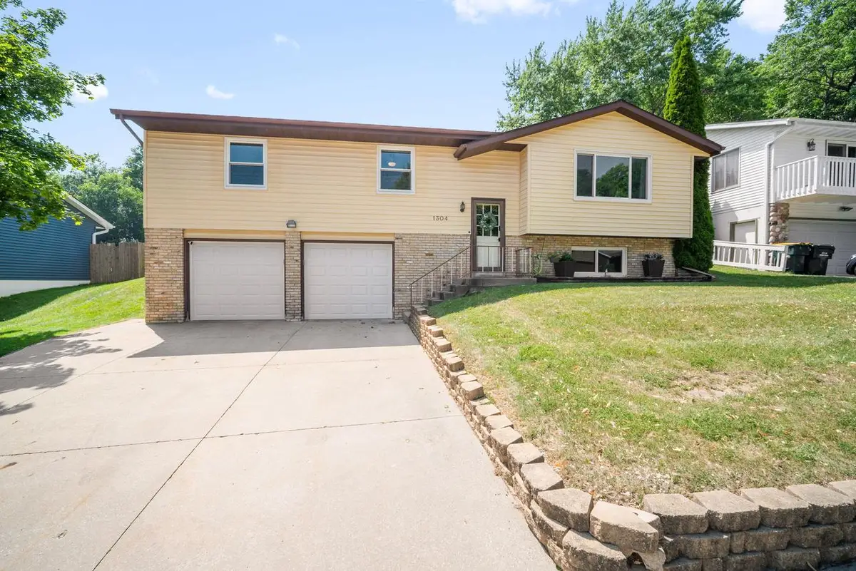 1304 Hans STREET, West Bend, WI 53090 - #1