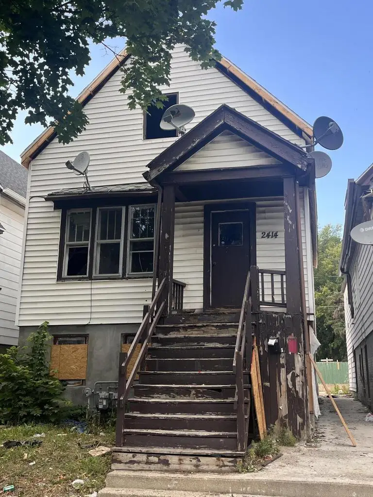 2412 W Maple STREET #2414, Milwaukee, WI 53204 - #1