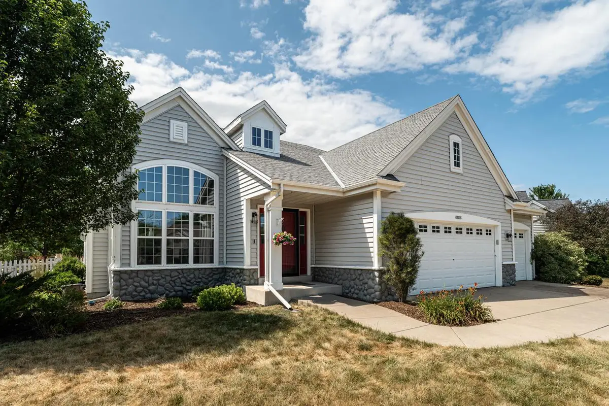 10375 S Monardy LANE, Oak Creek, WI 53154 - #1