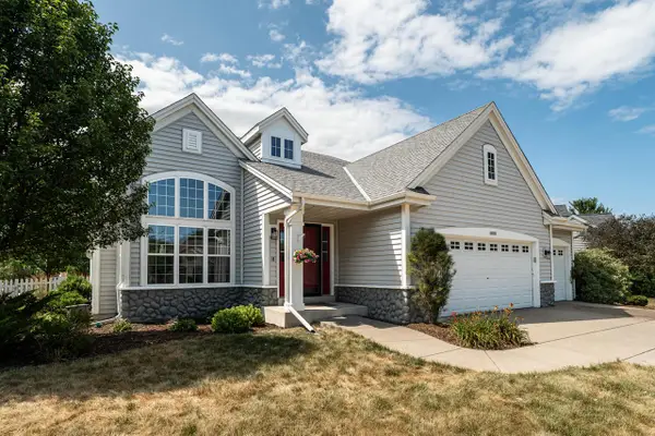 10375 S Monardy LANE, Oak Creek, WI 53154