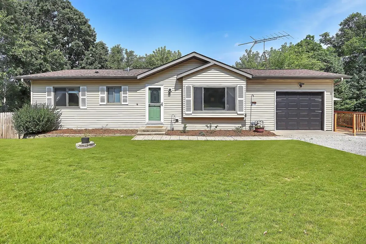 N2404 Giles DRIVE, Burlington, WI 53105 - #1
