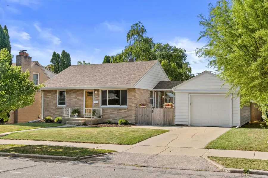 8623 W Morgan AVENUE, Milwaukee, WI 53228 - #2