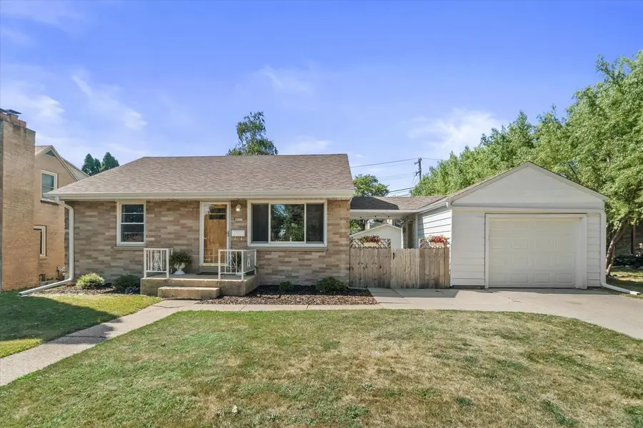 8623 W Morgan AVENUE, Milwaukee, WI 53228 - #3