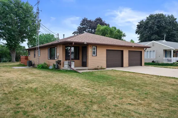 1607 Neenah STREET, Watertown, WI 53094