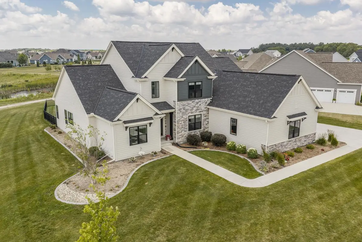 35105 Castle Rock DRIVE, Oconomowoc, WI 53066 - #1