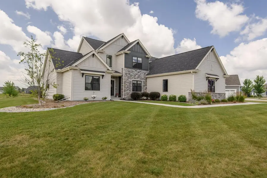 35105 Castle Rock DRIVE, Oconomowoc, WI 53066 - #2