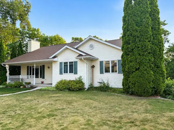 404 Bittersweet LANE, Plymouth, WI 53073